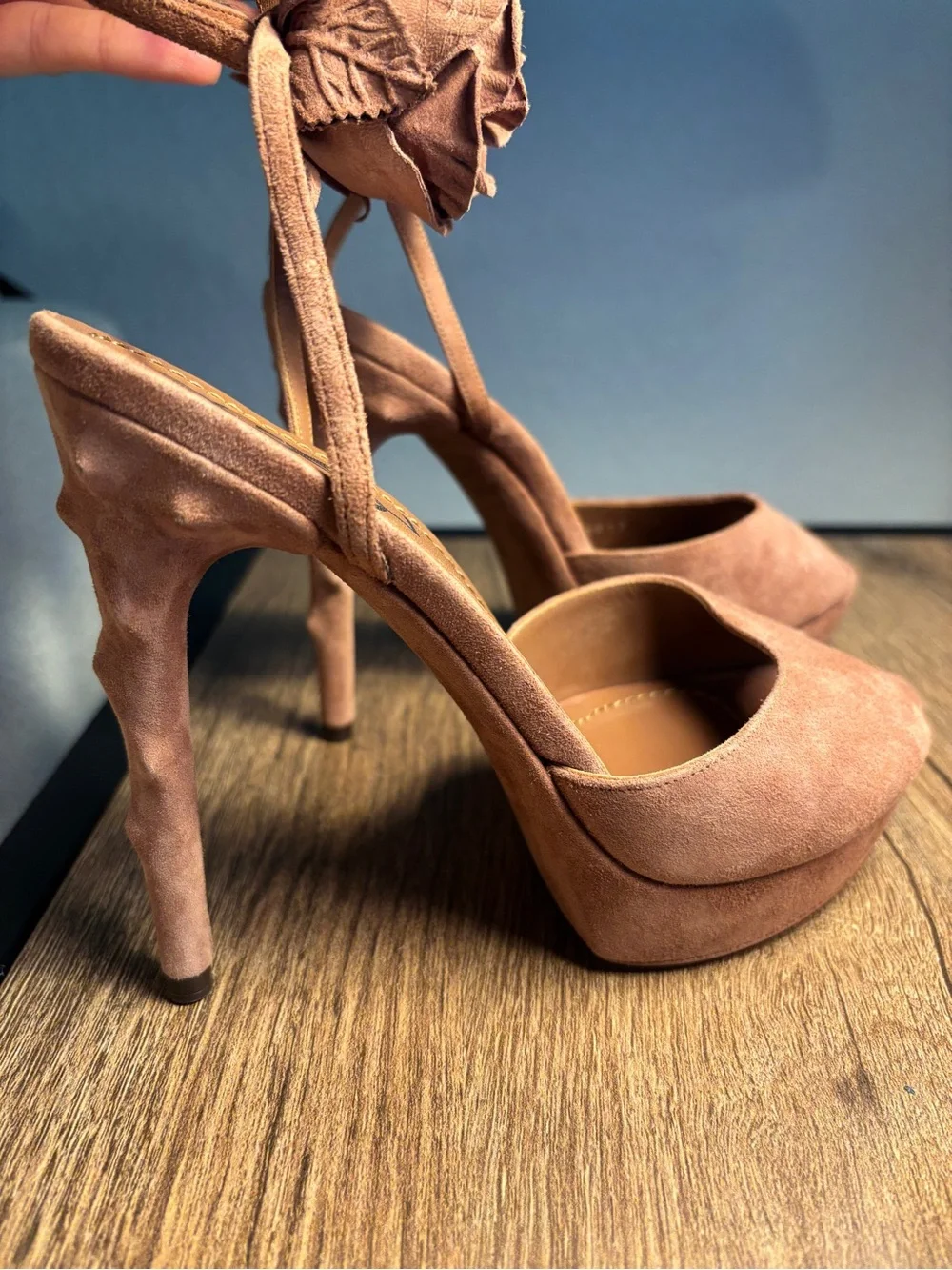 Saint Lauren Size EU 35 Women's Tan Suede Platform Heels with Ankle Tie Rose